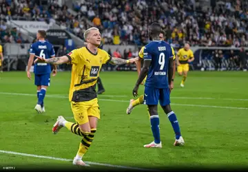 Dortmund derruba o Hoffenheim fora de casa e dorme na liderança da Bundesliga