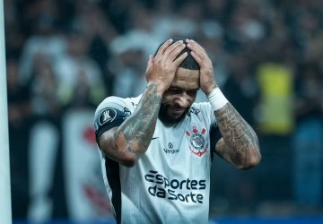 Memphis Depay oscila no Corinthians e ainda busca brilho com a camisa 10