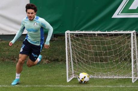 Raphael Veiga deve ser a novidade do Palmeiras contra o Avaí