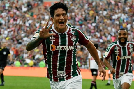 Fluminense encaminha renovação de Cano até 2024