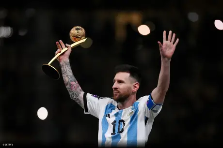 Messi confirma permanência na seleção: 'Continuar jogando como campeão mundial'