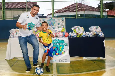 Prefeitura de Manaus entrega equipamentos para projetos esportivos