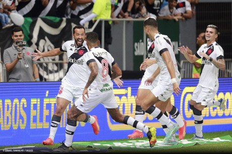 Vasco passa fácil pelo Trem-AP e avança para segunda fase da Copa do Brasil