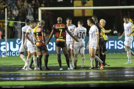 Temporal e campo alagado causam interrupção de Sport x ABC pelo Nordestão