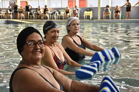 +RespirAR oferece tratamento especializado de hidroterapia para idosos com lombalgia
