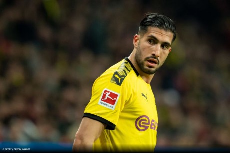 Emre Can renova com o Dortmund