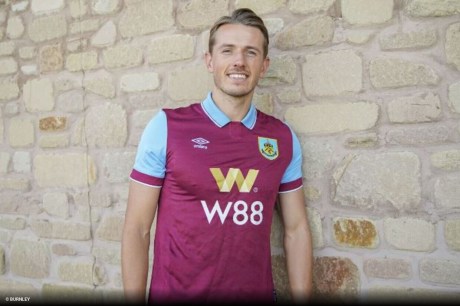 Burnley contrata meia da seleção norueguesa