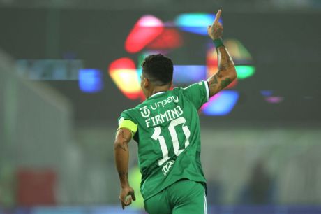 Na abertura do Sauditão, Firmino anota hat-trick e Al-Ahli bate Al-Hazm