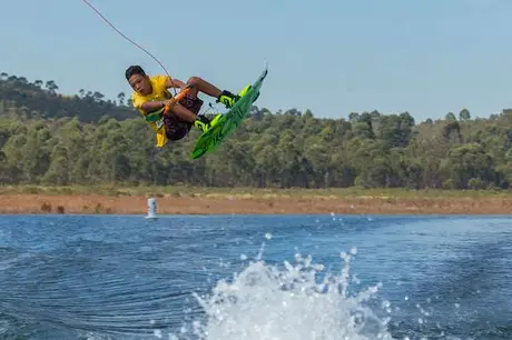 Governo do Amazonas apoia Jajá do Wake, atleta multicampeão de wakeboard