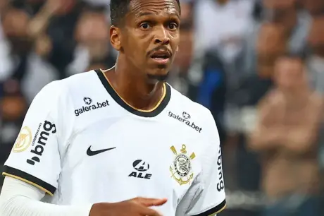 Da várzea à Série B: Amazonas FC anuncia a contratação do atacante Jô, ex-Corinthians