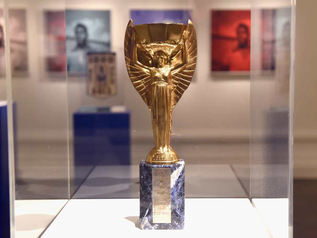 O que aconteceu com a taça Jules Rimet? A história do troféu mais misterioso do futebol