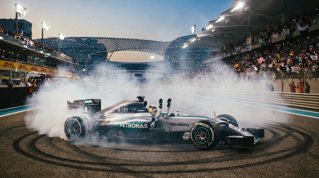 Supremacia da Mercedes em 2016: como o W07 Hybrid garantiu 19 vitórias em 21 corridas e levou o duelo Rosberg x Hamilton ao limite em Abu Dhabi