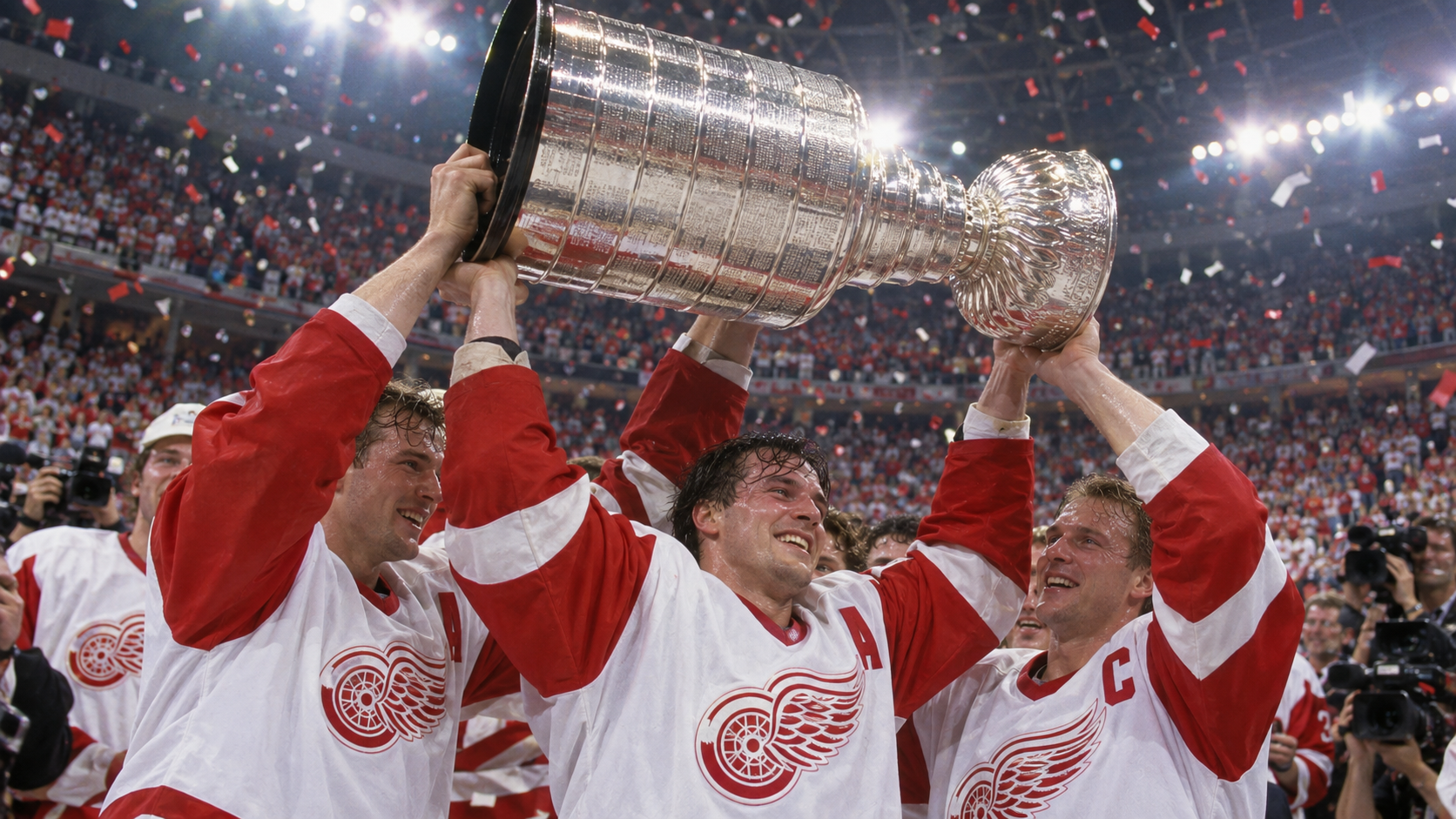 Red Wings de 1997 e os Russian Five, a revolução tática que incendiou a NHL e encerrou 42 anos sem Stanley Cup em Detroit